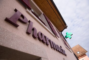 Apotheke / Pharmacie / Farmacia 07 Apotheke / Pharmacie / Farmacia 07